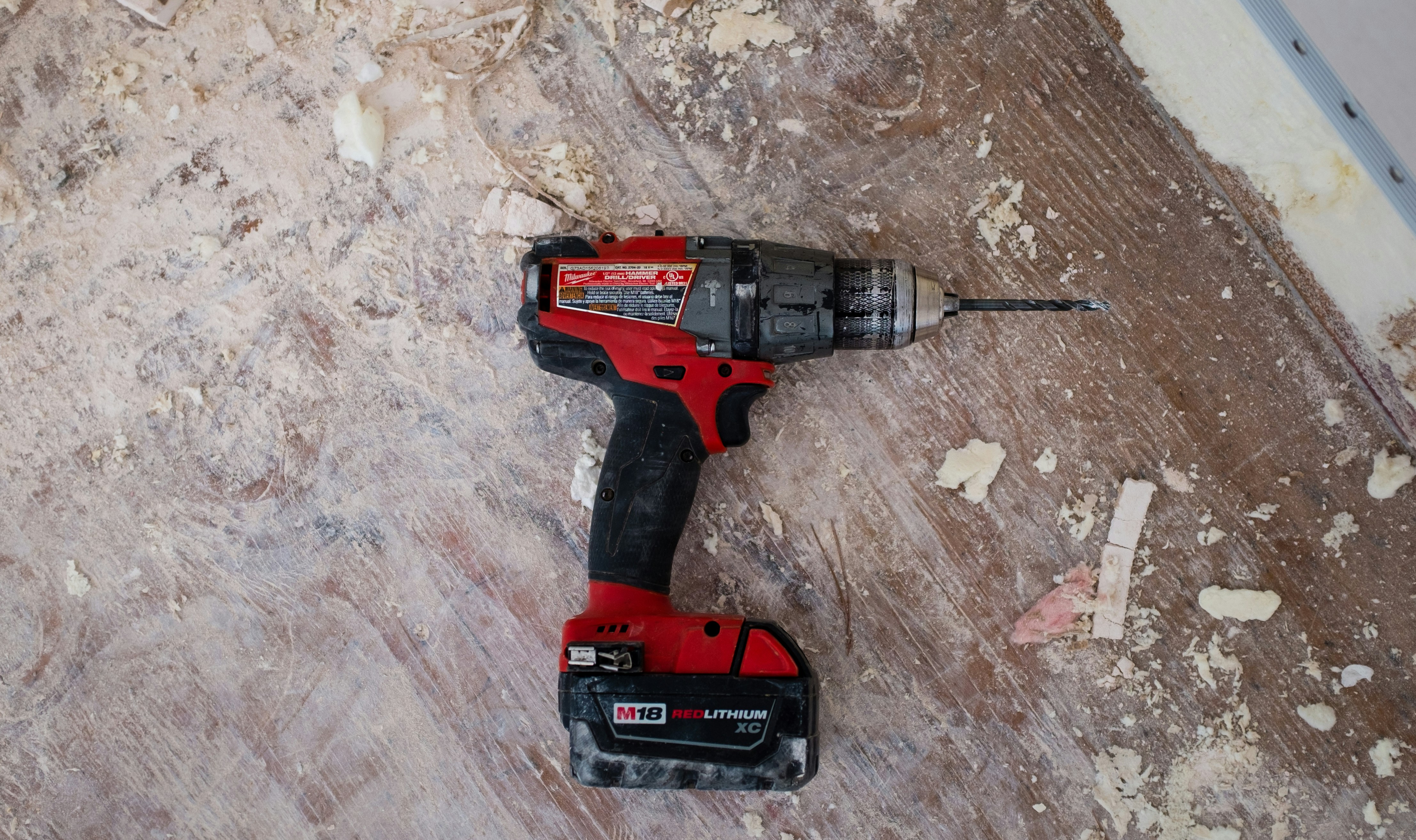 Maquinaria para carpintería y ebanistería fina: Ruteadoras CNC, sierras de mesa Dewalt y fresas Freud