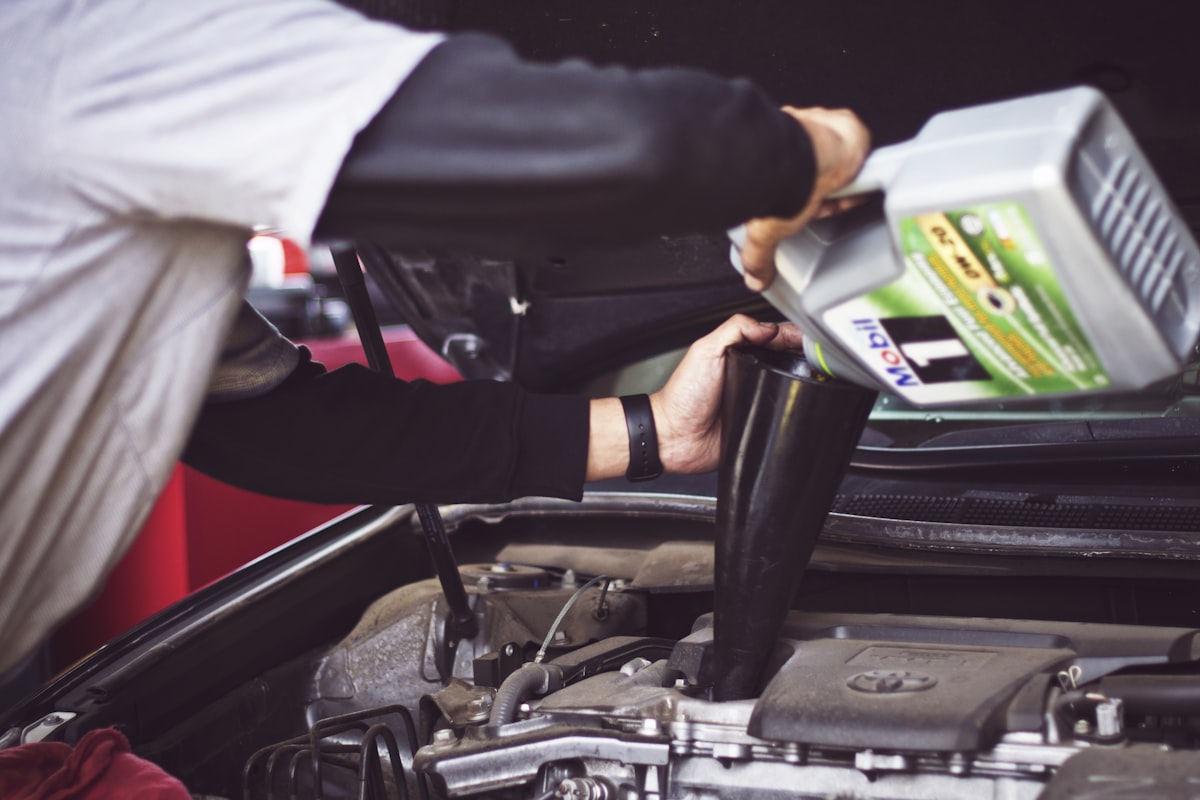 Calibración y diagnóstico automotriz: Escáneres OBD2 Autel, Launch y osciloscopios