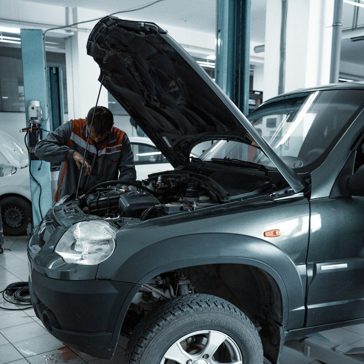 Herramientas para talleres de pintura automotriz: Pistolas HVLP Anest Iwata, lámparas infrarrojas y filtros de aire