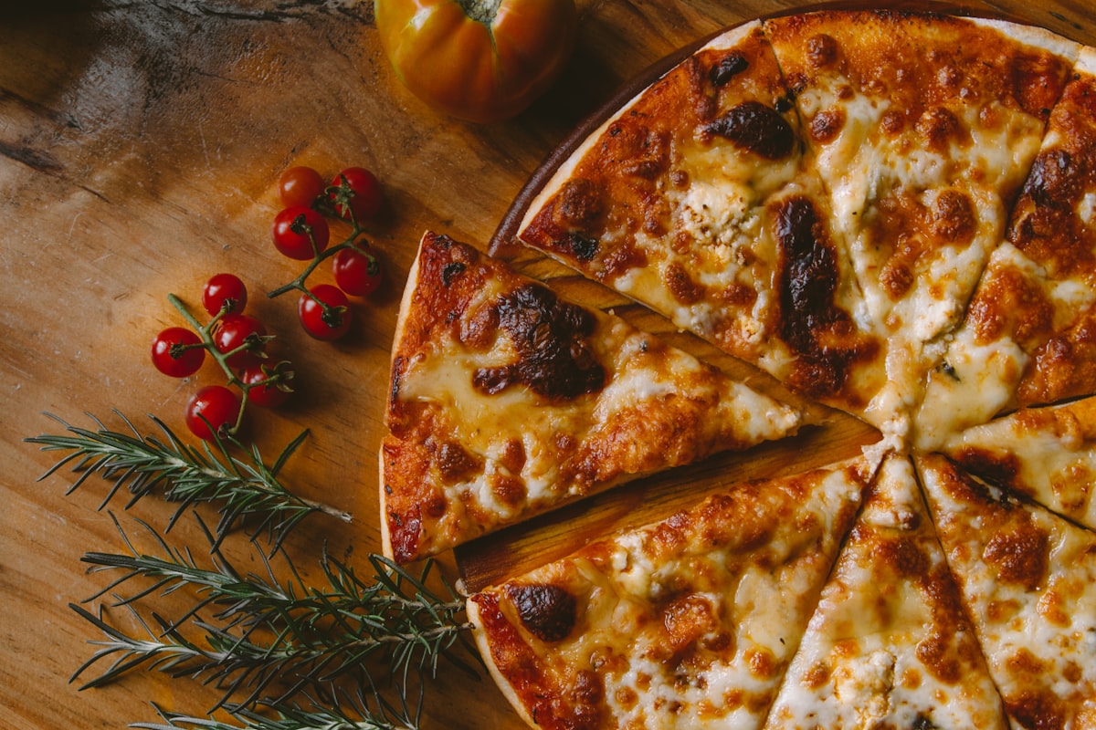 Equipos para pizzerías y hornos napolitanos: Hornos a gas portátiles, amasadoras y formadoras de masa
