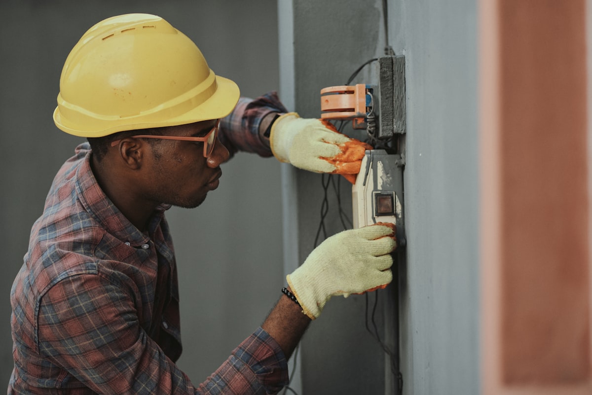 Herramientas para técnicos de refrigeración y climatización: Bombas de vacío Fieldpiece, manómetros digitales y recuperadoras